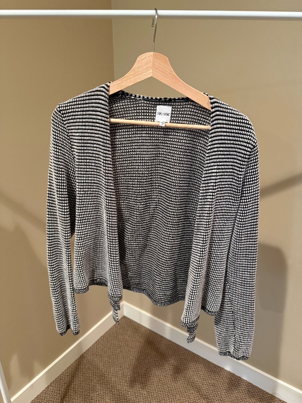 Nic & Zoe Wrap Black and White Sweater, Size Medium